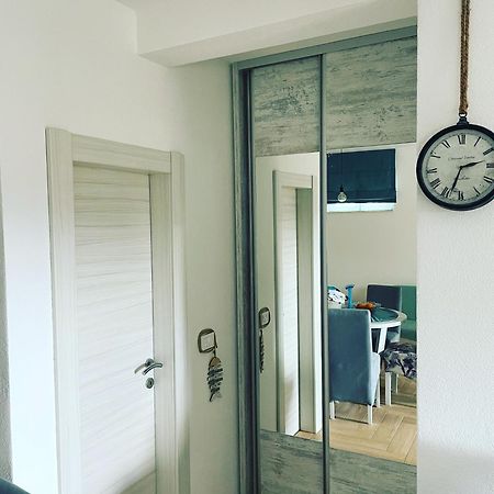 Studio Apartman Happy Home تيفات المظهر الخارجي الصورة