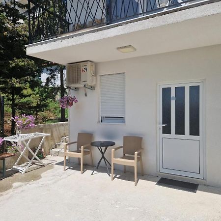 Studio Apartman Happy Home تيفات المظهر الخارجي الصورة