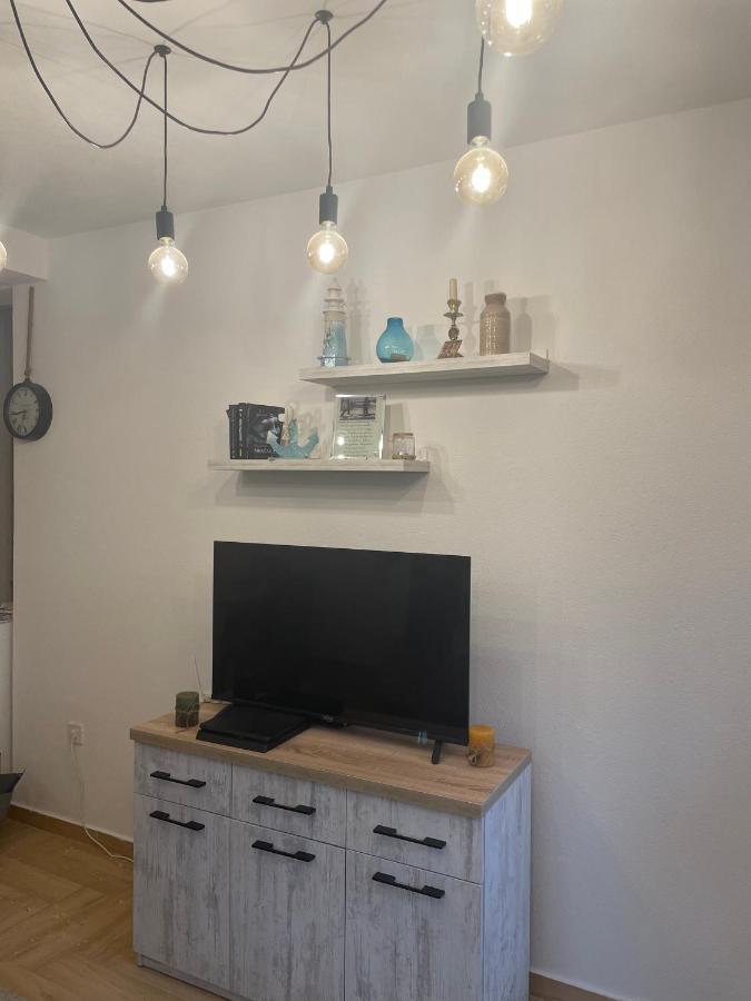 Studio Apartman Happy Home تيفات المظهر الخارجي الصورة